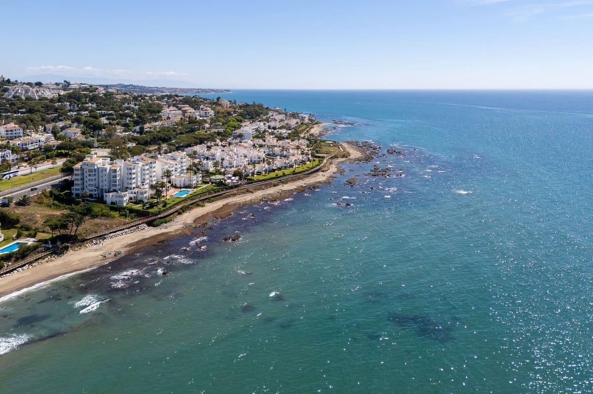 3 sovrum Lägenhet till salu i Riviera del Sol med pool - 550 000 € (Ref: 9379338)