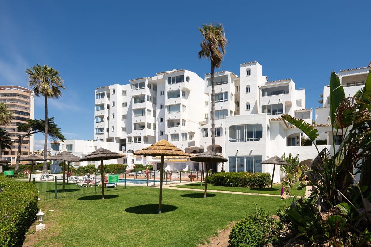 3 sovrum Lägenhet till salu i Riviera del Sol med pool - 550 000 € (Ref: 9379338)