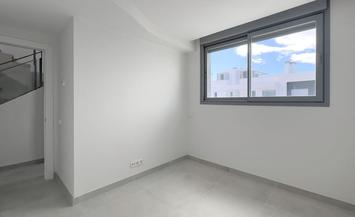 4 soveværelse Byhus til salg i San Pedro de Alcantara med swimmingpool - € 1.150.000 (Ref: 9379340)