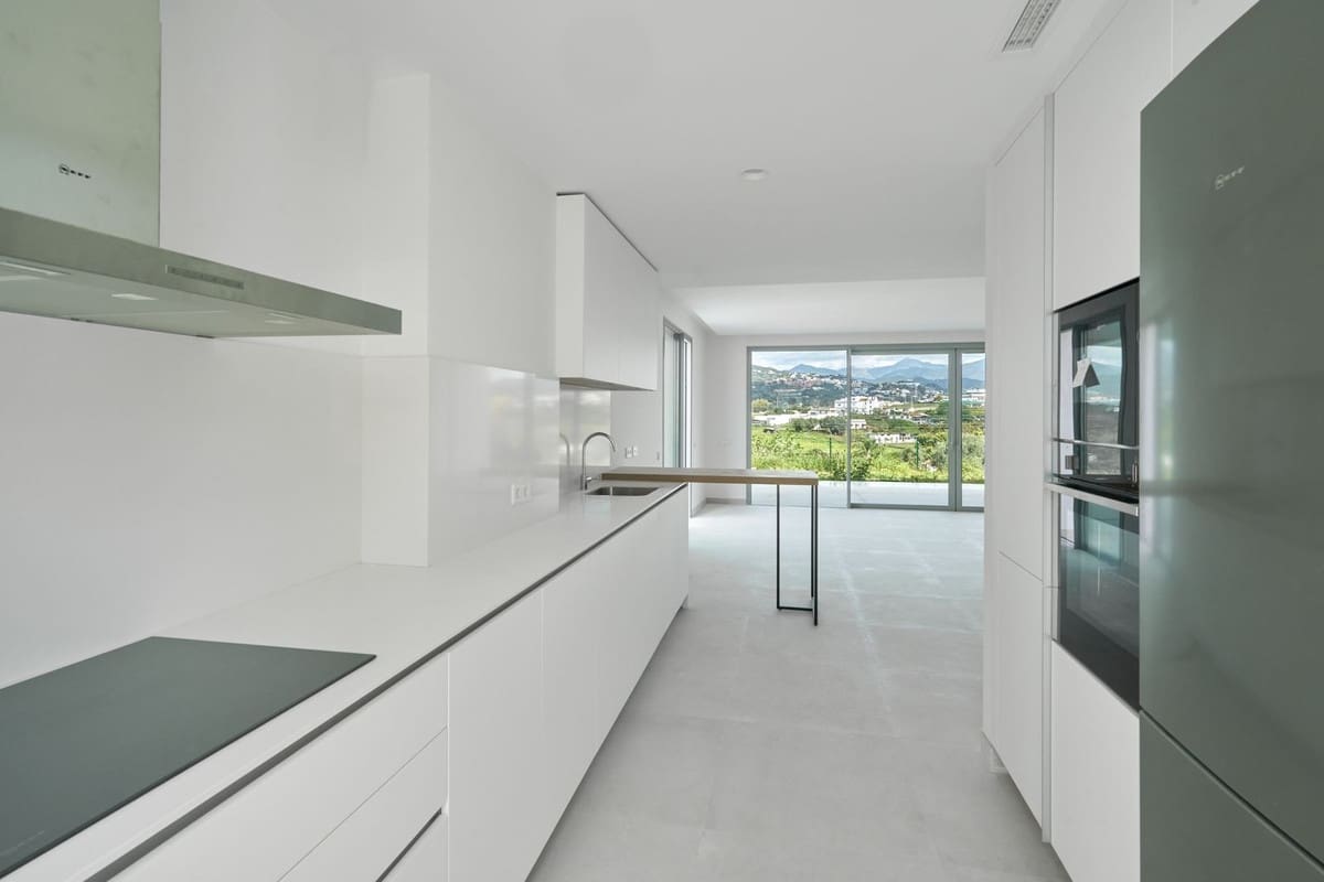 4 soveværelse Byhus til salg i San Pedro de Alcantara med swimmingpool - € 1.150.000 (Ref: 9379340)