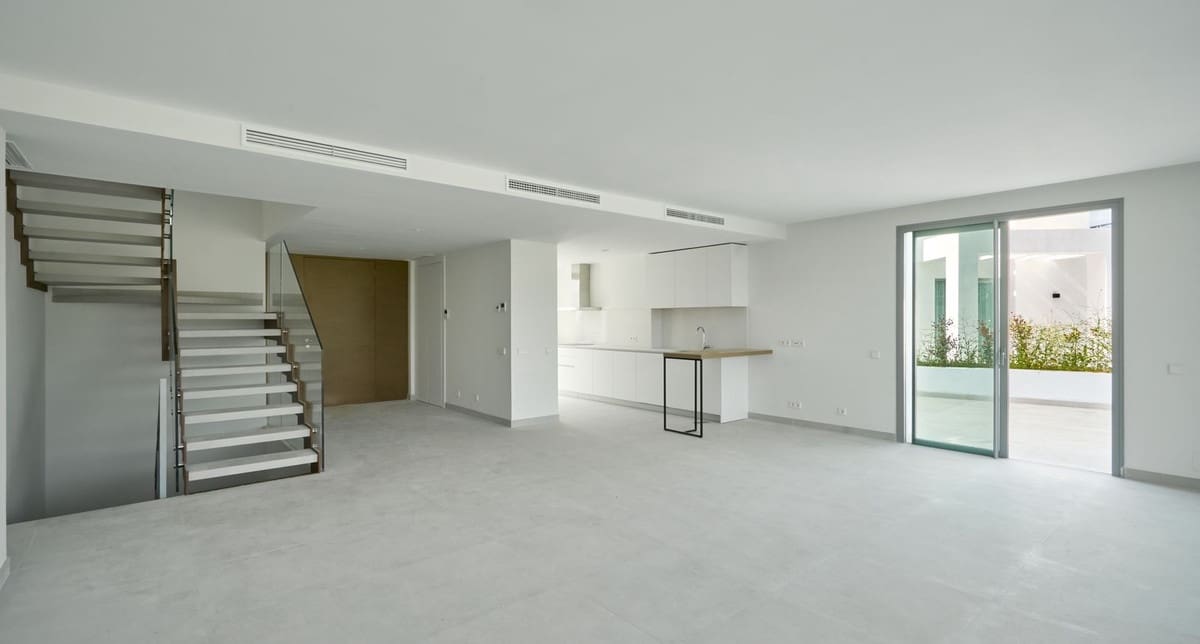 4 soveværelse Byhus til salg i San Pedro de Alcantara med swimmingpool - € 1.150.000 (Ref: 9379340)