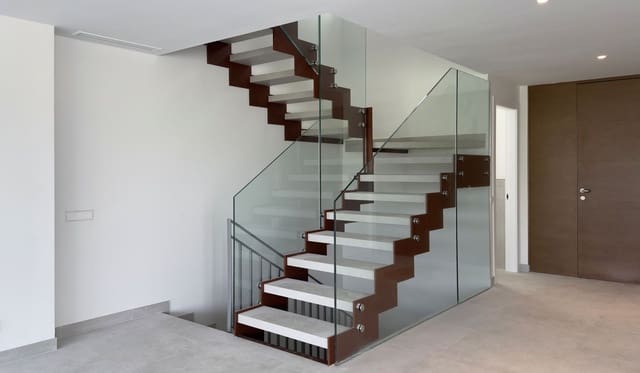 4 sypialnia Dom na sprzedaż w San Pedro de Alcántara Pueblo, Marbella z basenem - 1 150 000 € (Ref: 9379340)