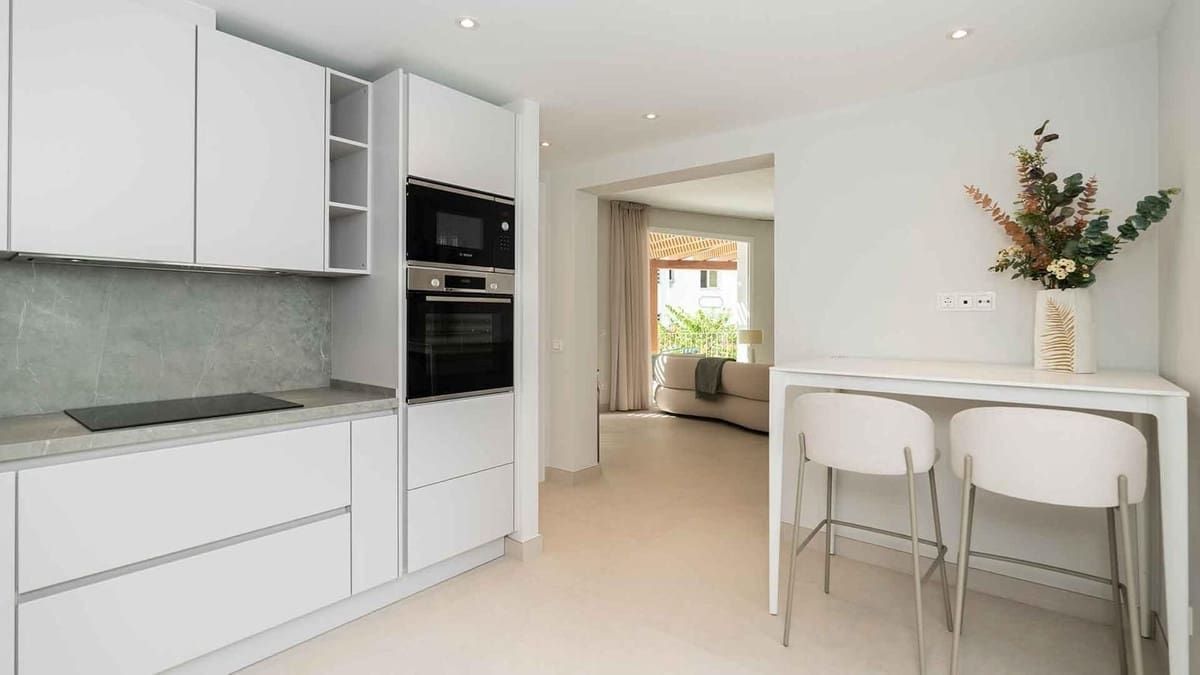 3 sypialnia Willa na sprzedaż w Marbella z basenem - 1 600 000 € (Ref: 9386007)