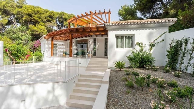 3 sypialnia Willa na sprzedaż w Casco Antiguo, Marbella z basenem - 1 600 000 € (Ref: 9386007)