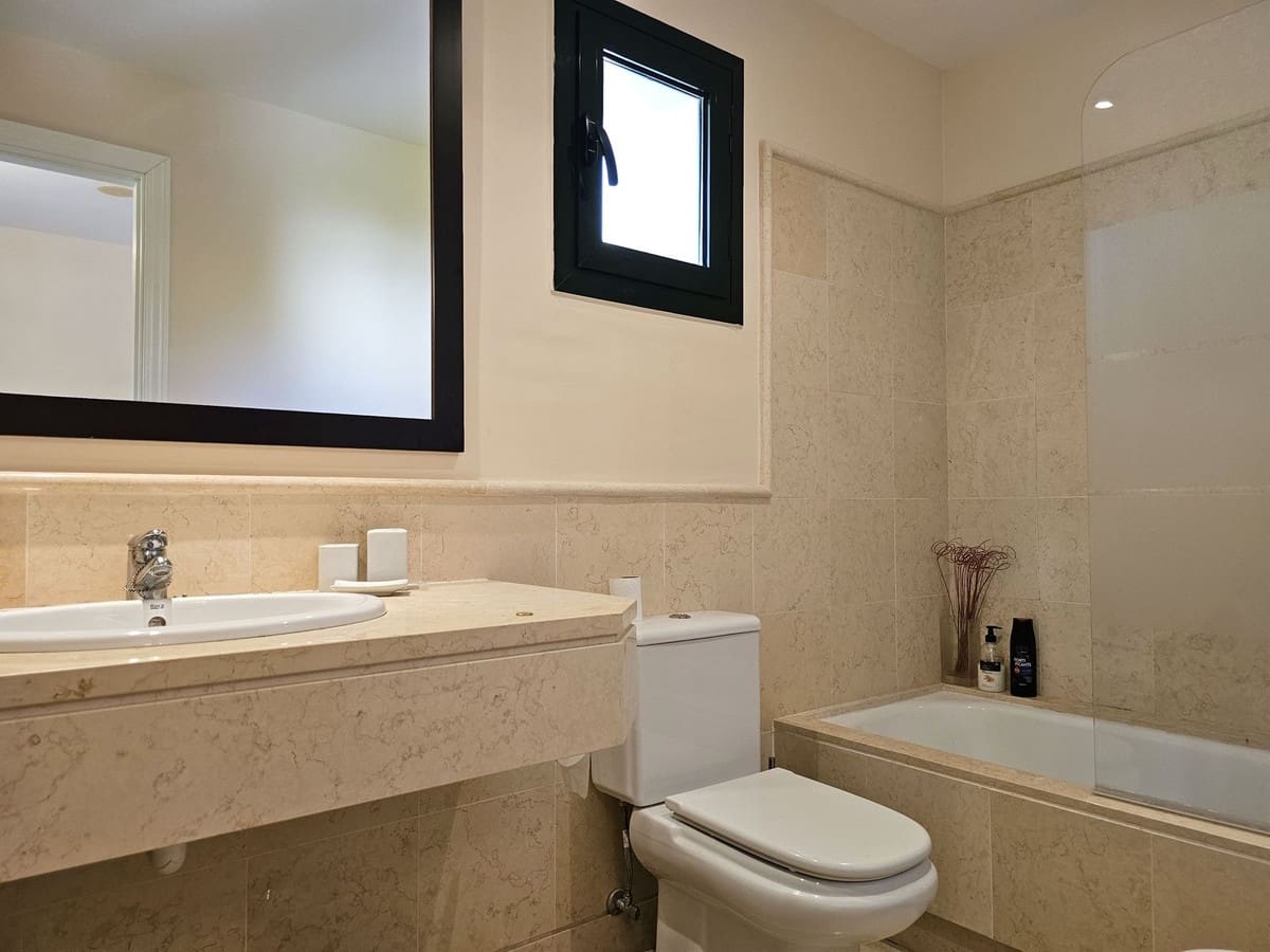 3 slaapkamer Appartement te koop in Benahavis met zwembad - € 895.000 (Ref: 9386009)