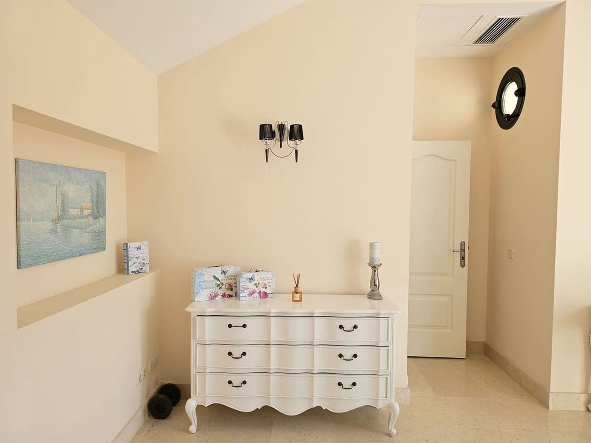 3 slaapkamer Appartement te koop in Benahavis met zwembad - € 895.000 (Ref: 9386009)