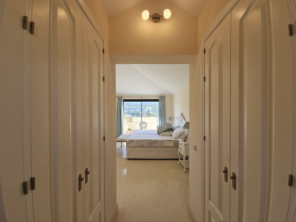 3 slaapkamer Appartement te koop in Benahavis met zwembad - € 895.000 (Ref: 9386009)