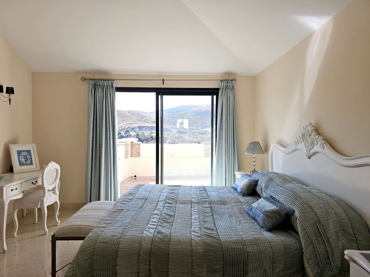 3 slaapkamer Appartement te koop in Benahavis met zwembad - € 895.000 (Ref: 9386009)