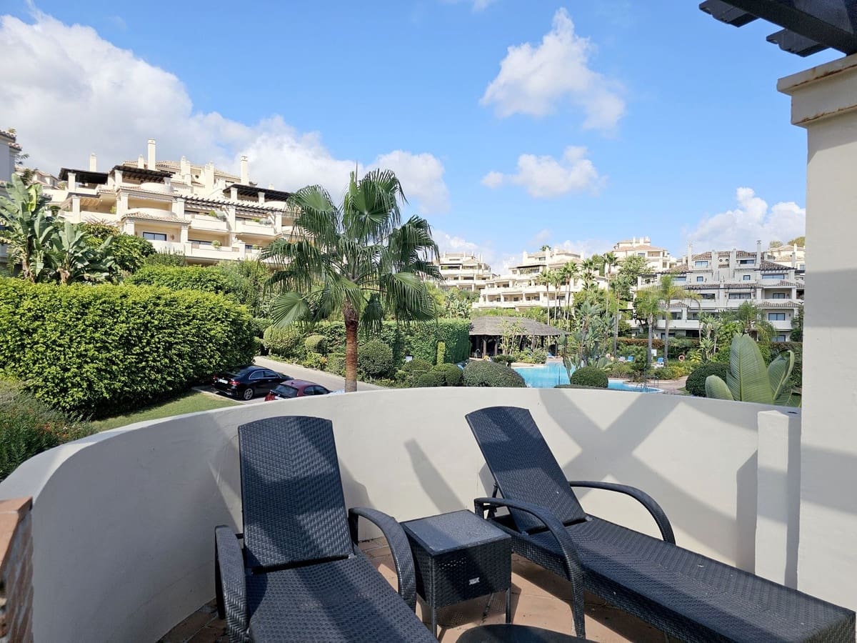3 slaapkamer Appartement te koop in Benahavis met zwembad - € 895.000 (Ref: 9386009)