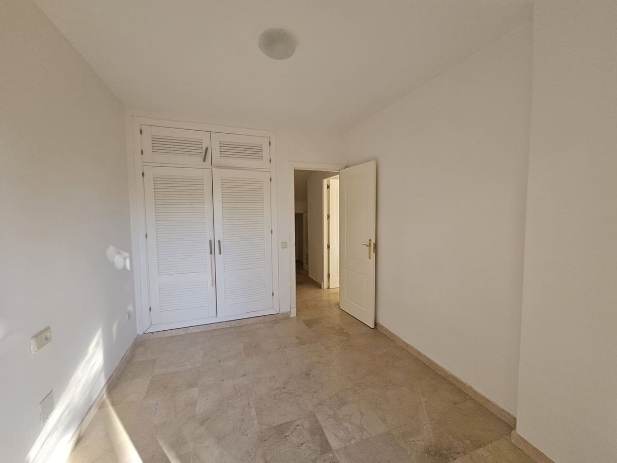 3 makuuhuone Omakotitalo myytävänä paikassa Riviera del Sol mukana uima-altaan - 388 000 € (Ref: 9417482)