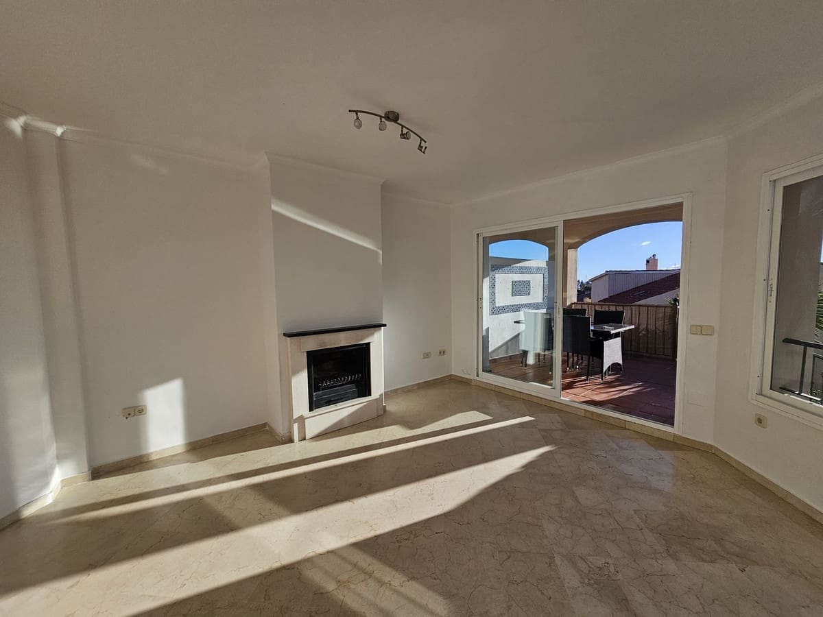 3 makuuhuone Omakotitalo myytävänä paikassa Riviera del Sol mukana uima-altaan - 388 000 € (Ref: 9417482)