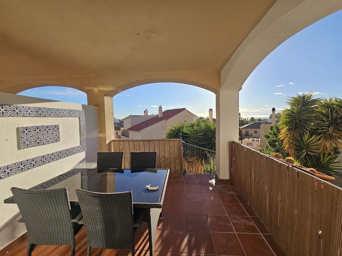 3 makuuhuone Omakotitalo myytävänä paikassa Riviera del Sol mukana uima-altaan - 388 000 € (Ref: 9417482)