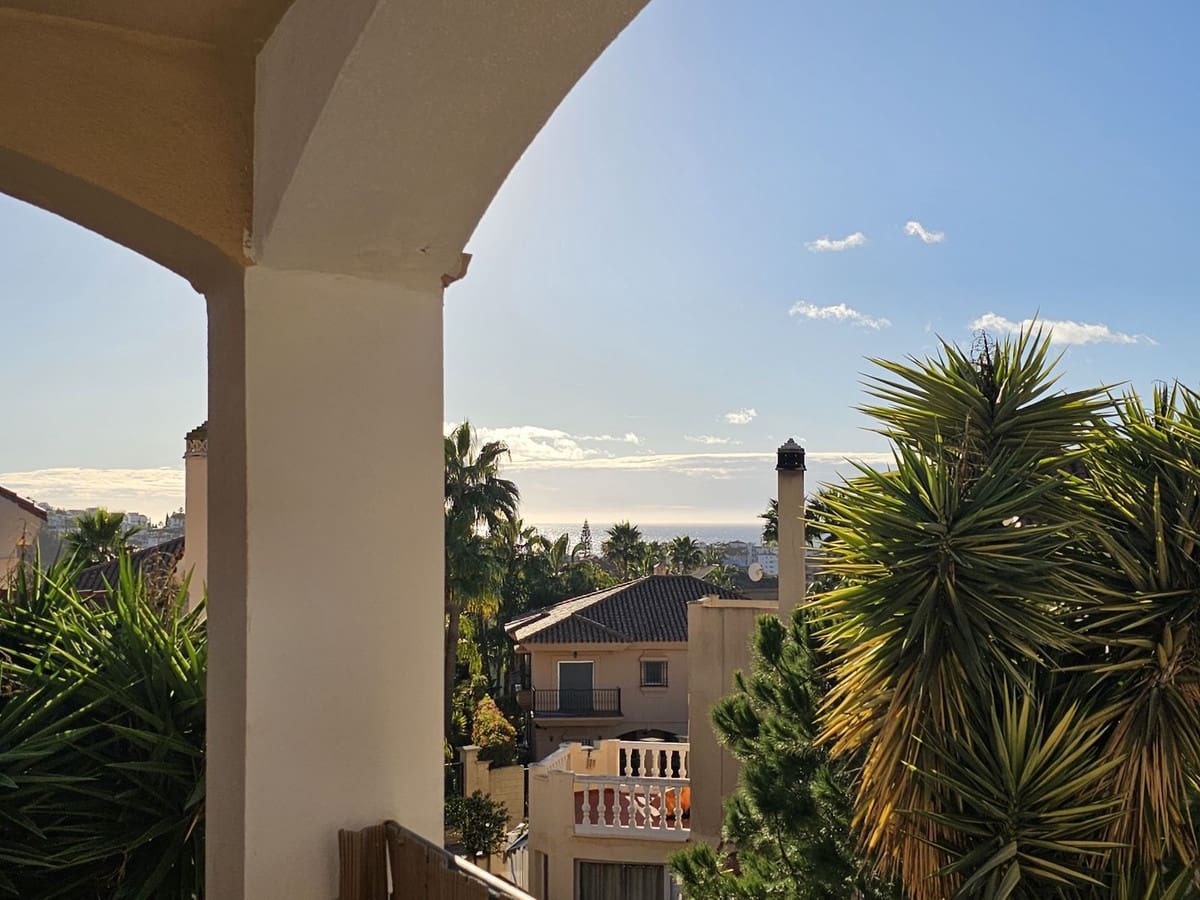 3 makuuhuone Omakotitalo myytävänä paikassa Riviera del Sol mukana uima-altaan - 388 000 € (Ref: 9417482)