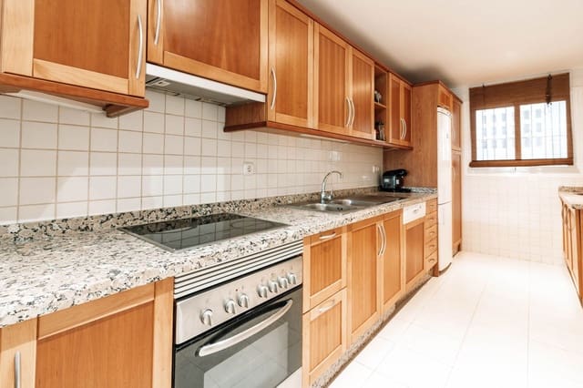 3 soverom Leilighet til salgs i Los Naranjos, Marbella med svømmebasseng - € 829 000 (Ref: 9417483)