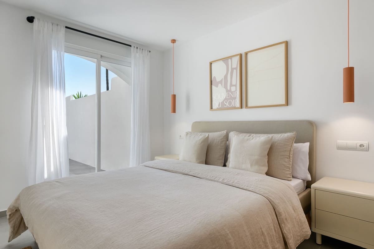 3 soverom Leilighet til salgs i El Paraiso med svømmebasseng - € 749 000 (Ref: 9422473)