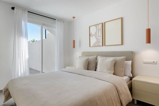 3 bedroom Apartment for sale in El Paraiso, Estepona with pool - € 749,000 (Ref: 9422473)