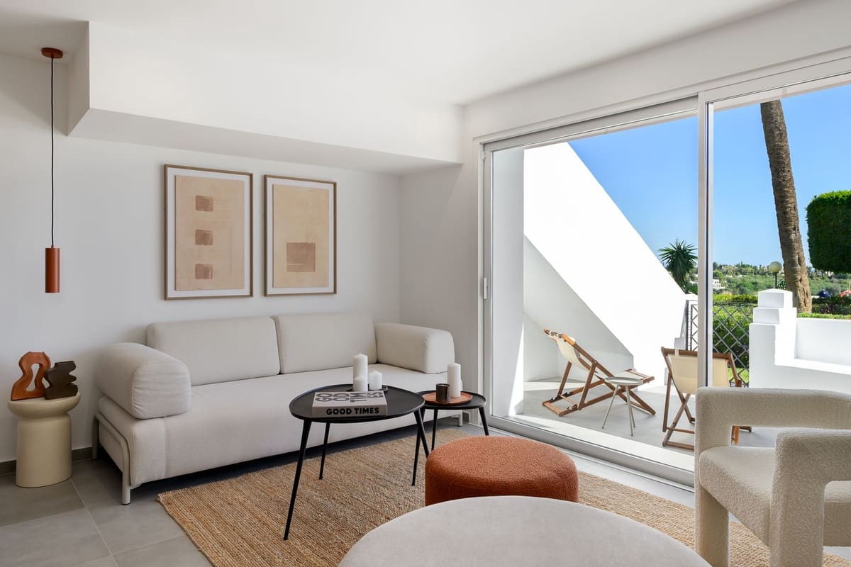 3 quarto Apartamento para venda em El Paraiso com piscina - 749 000 € (Ref: 9422473)