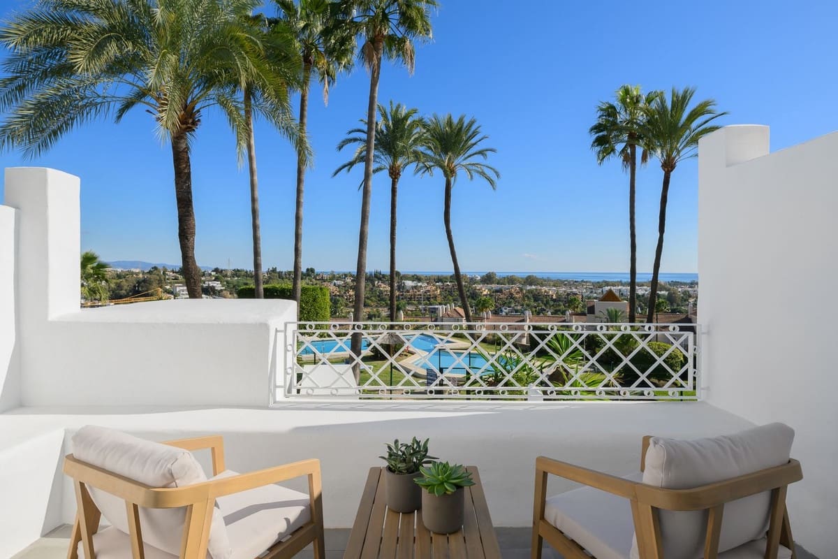 3 slaapkamer Appartement te koop in El Paraiso met zwembad - € 749.000 (Ref: 9422473)