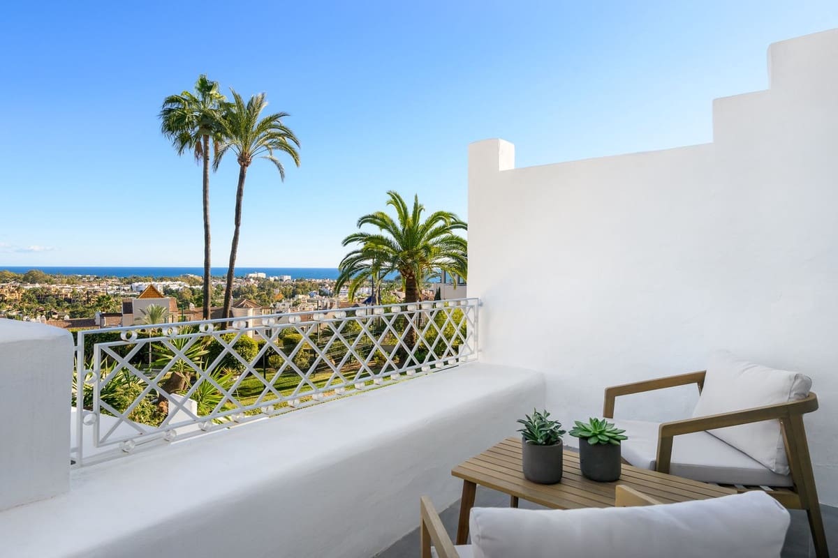 3 slaapkamer Appartement te koop in El Paraiso met zwembad - € 749.000 (Ref: 9422473)