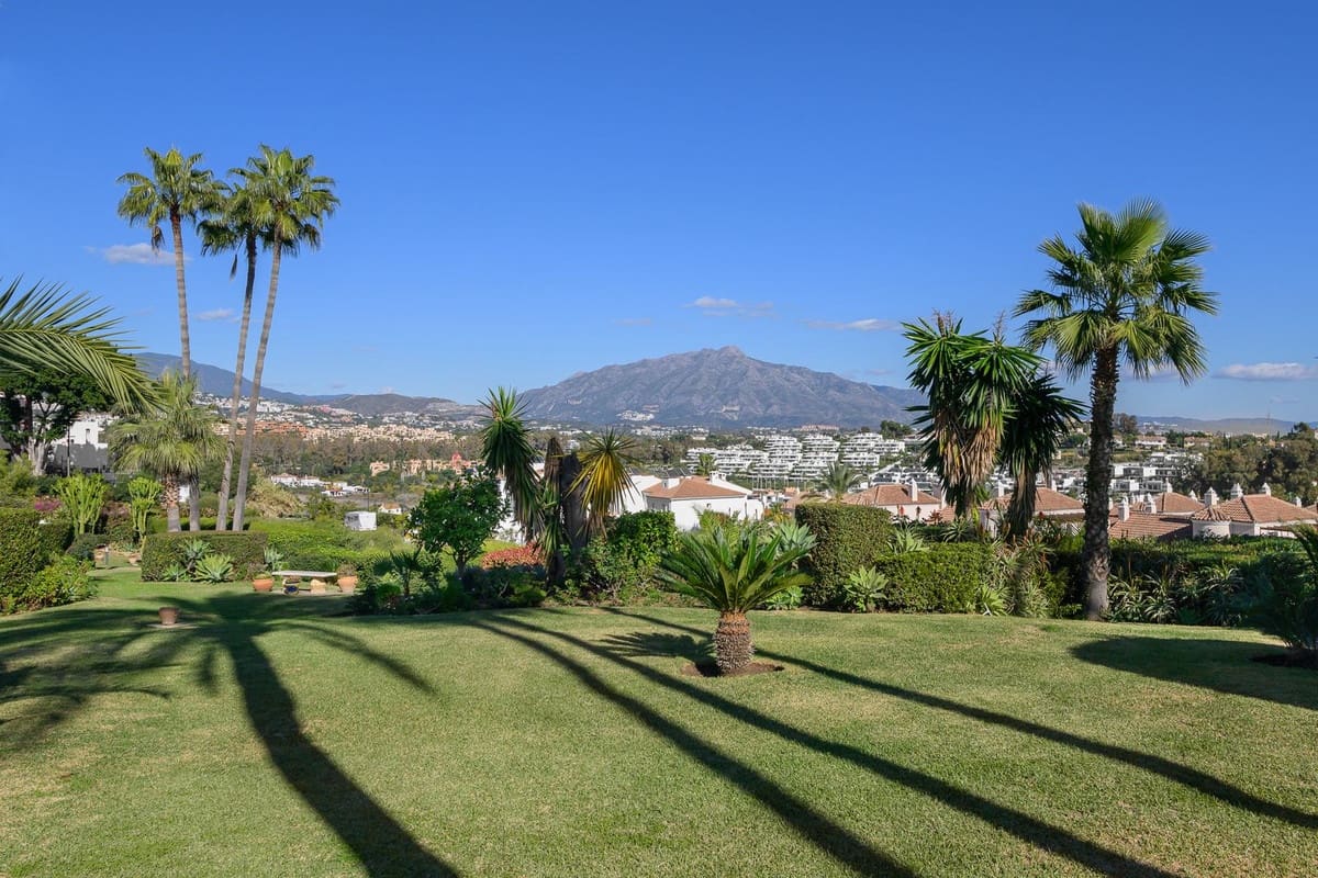 3 slaapkamer Appartement te koop in El Paraiso met zwembad - € 749.000 (Ref: 9422473)