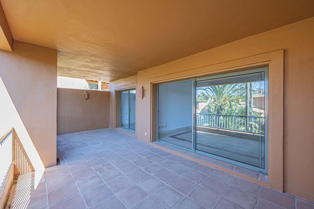 2 soverom Leilighet til salgs i Estepona med svømmebasseng - € 420 000 (Ref: 9424484)