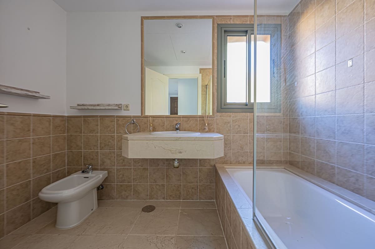 2 soverom Leilighet til salgs i Estepona med svømmebasseng - € 420 000 (Ref: 9424484)