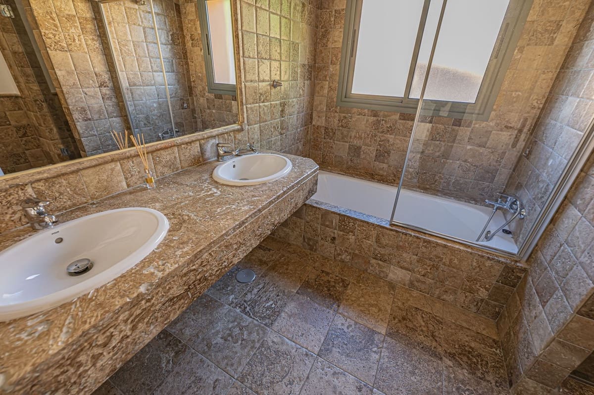 2 soverom Leilighet til salgs i Estepona med svømmebasseng - € 420 000 (Ref: 9424484)