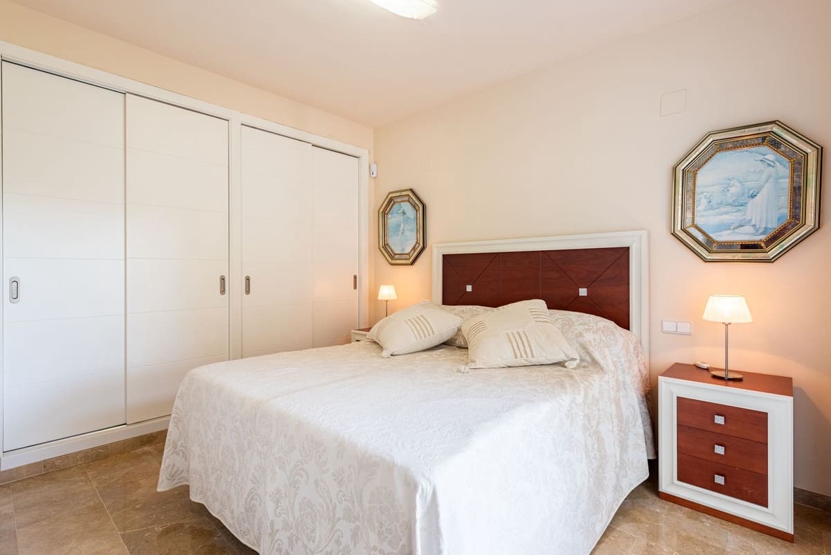 3 slaapkamer Appartement te koop in La Cala de Mijas met zwembad - € 799.000 (Ref: 9424490)