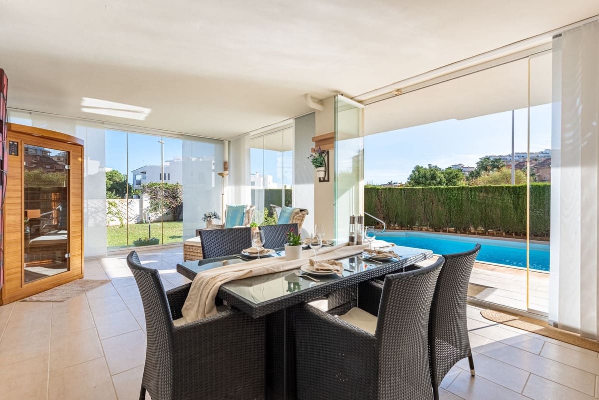 3 slaapkamer Appartement te koop in La Cala de Mijas met zwembad - € 799.000 (Ref: 9424490)