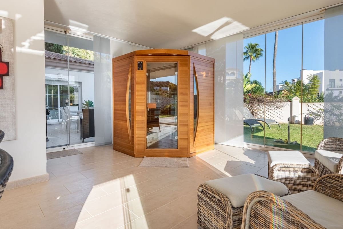 3 slaapkamer Appartement te koop in La Cala de Mijas met zwembad - € 799.000 (Ref: 9424490)