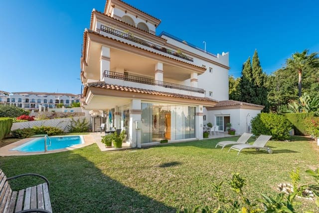 3 bedroom Apartment for sale in La Cala de Mijas, Mijas with pool - € 799,000 (Ref: 9424490)