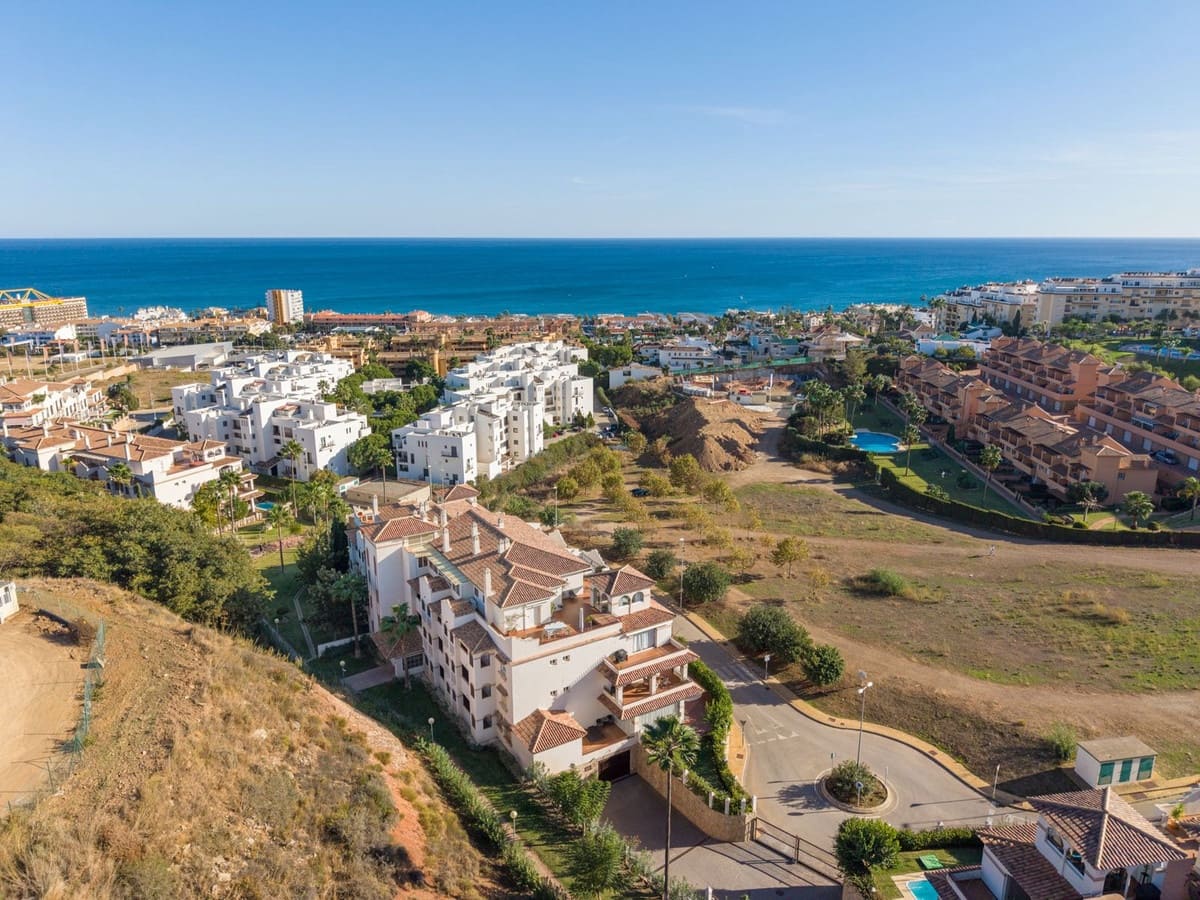 3 slaapkamer Appartement te koop in La Cala de Mijas met zwembad - € 799.000 (Ref: 9424490)