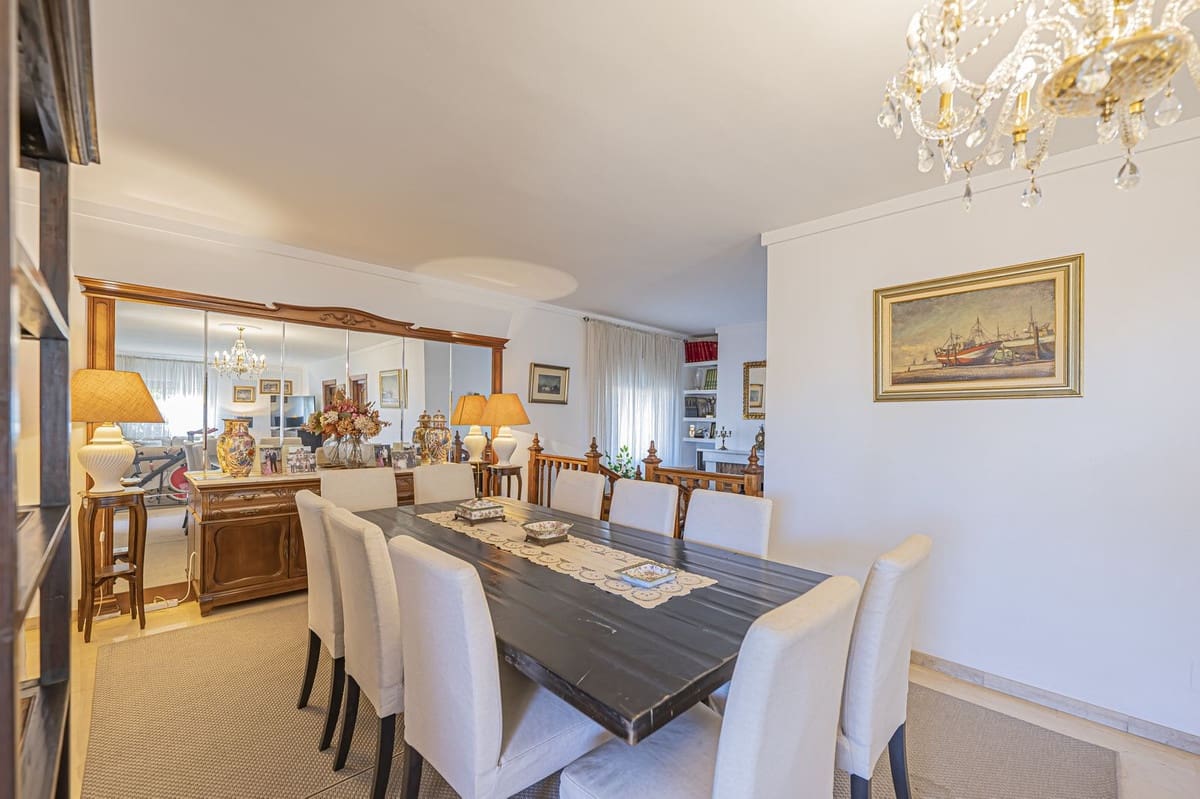 4 sypialnia Willa na sprzedaż w Marbella z basenem - 1 150 000 € (Ref: 9424491)