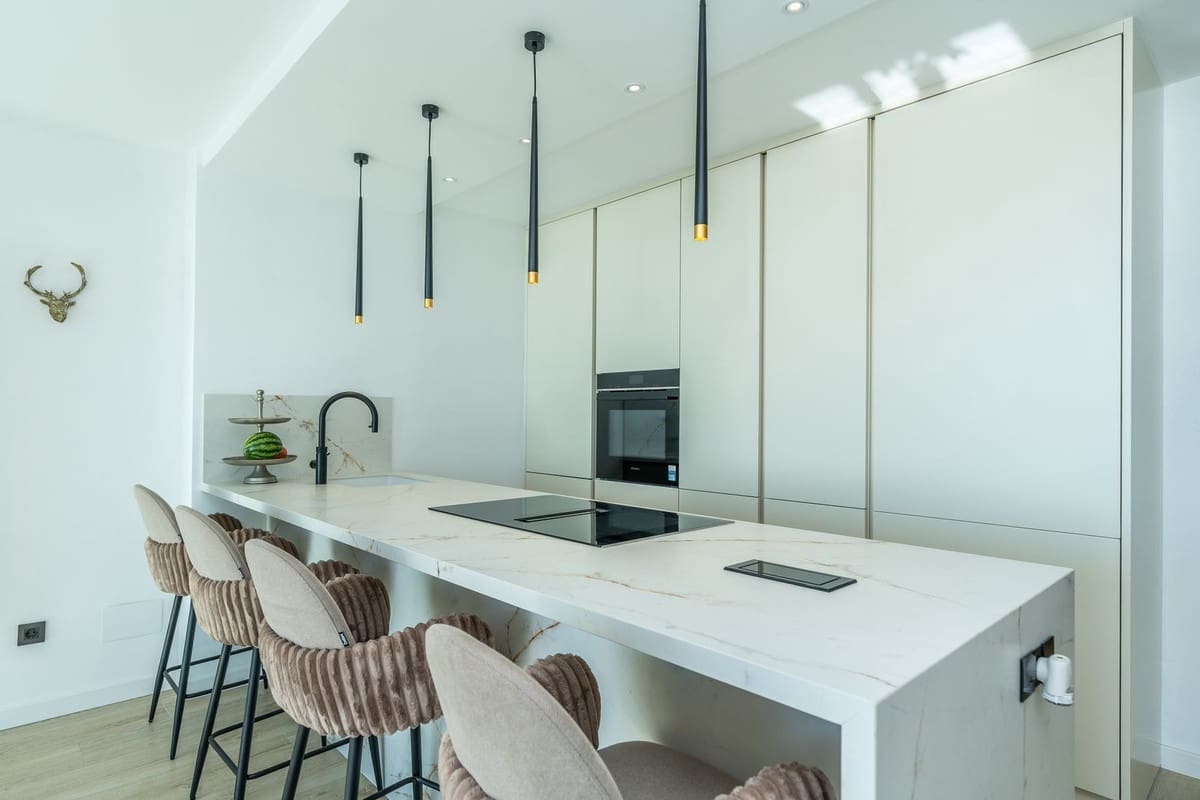 1 bedroom Apartment for sale in Mijas Costa with pool - € 599,000 (Ref: 9427572)