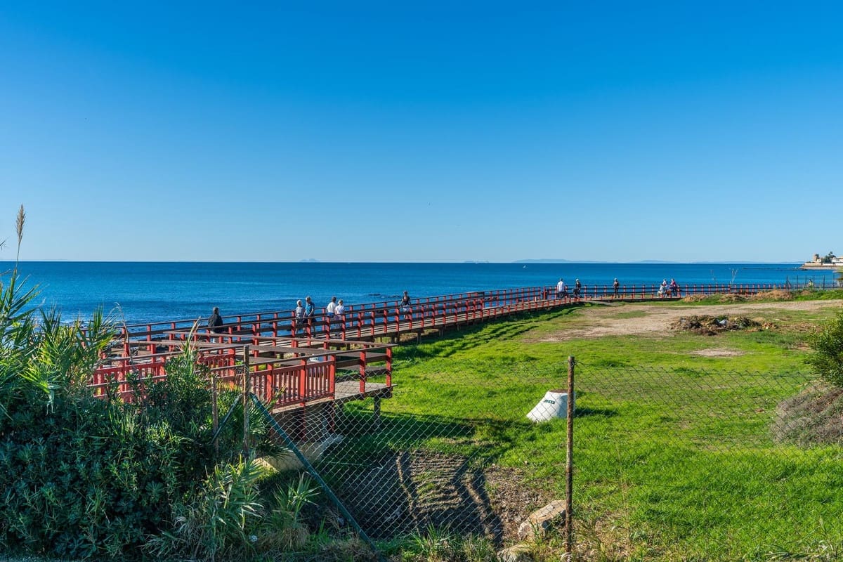 1 bedroom Apartment for sale in Mijas Costa with pool - € 599,000 (Ref: 9427572)