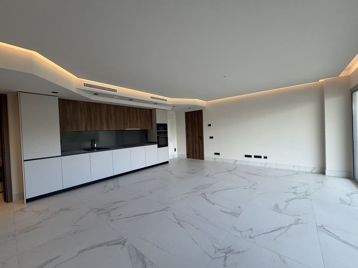 2 bedroom Apartment for sale in San Pedro de Alcantara with pool - € 695,000 (Ref: 9452825)