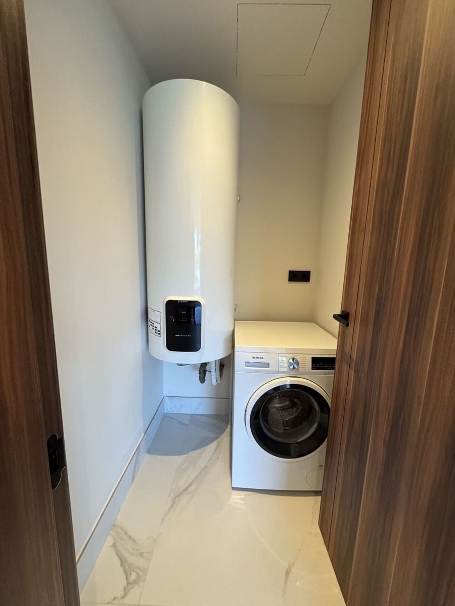 2 bedroom Apartment for sale in San Pedro de Alcantara with pool - € 695,000 (Ref: 9452825)