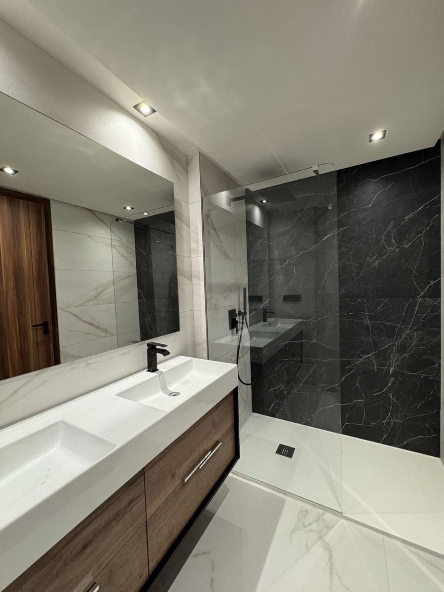 2 bedroom Apartment for sale in San Pedro de Alcantara with pool - € 695,000 (Ref: 9452825)