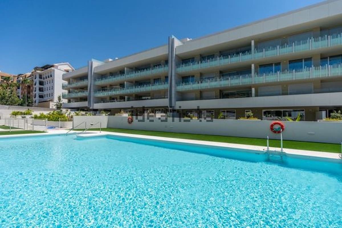 2 bedroom Apartment for sale in San Pedro de Alcantara with pool - € 695,000 (Ref: 9452825)
