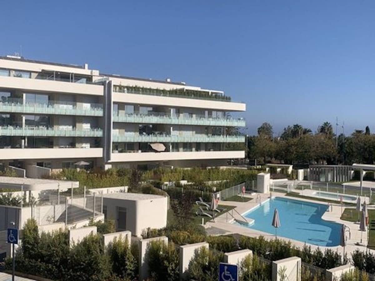 2 bedroom Apartment for sale in San Pedro de Alcantara with pool - € 695,000 (Ref: 9452825)