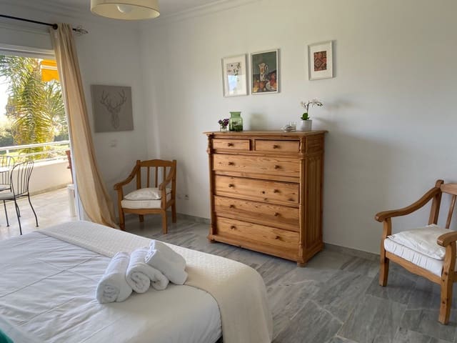 3 bedroom Apartment for sale in San Pedro de Alcántara Pueblo, Marbella with pool - € 650,000 (Ref: 9452827)