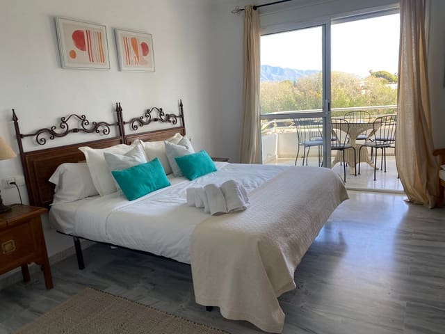 3 bedroom Apartment for sale in San Pedro de Alcántara Pueblo, Marbella with pool - € 650,000 (Ref: 9452827)