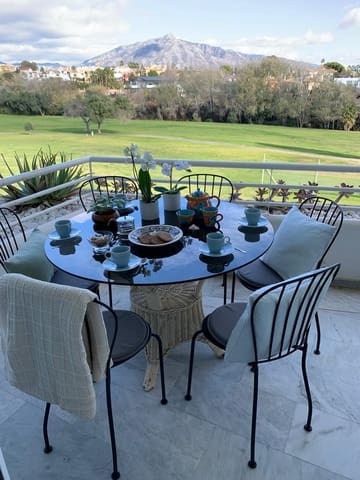 3 bedroom Apartment for sale in San Pedro de Alcántara Pueblo, Marbella with pool - € 650,000 (Ref: 9452827)