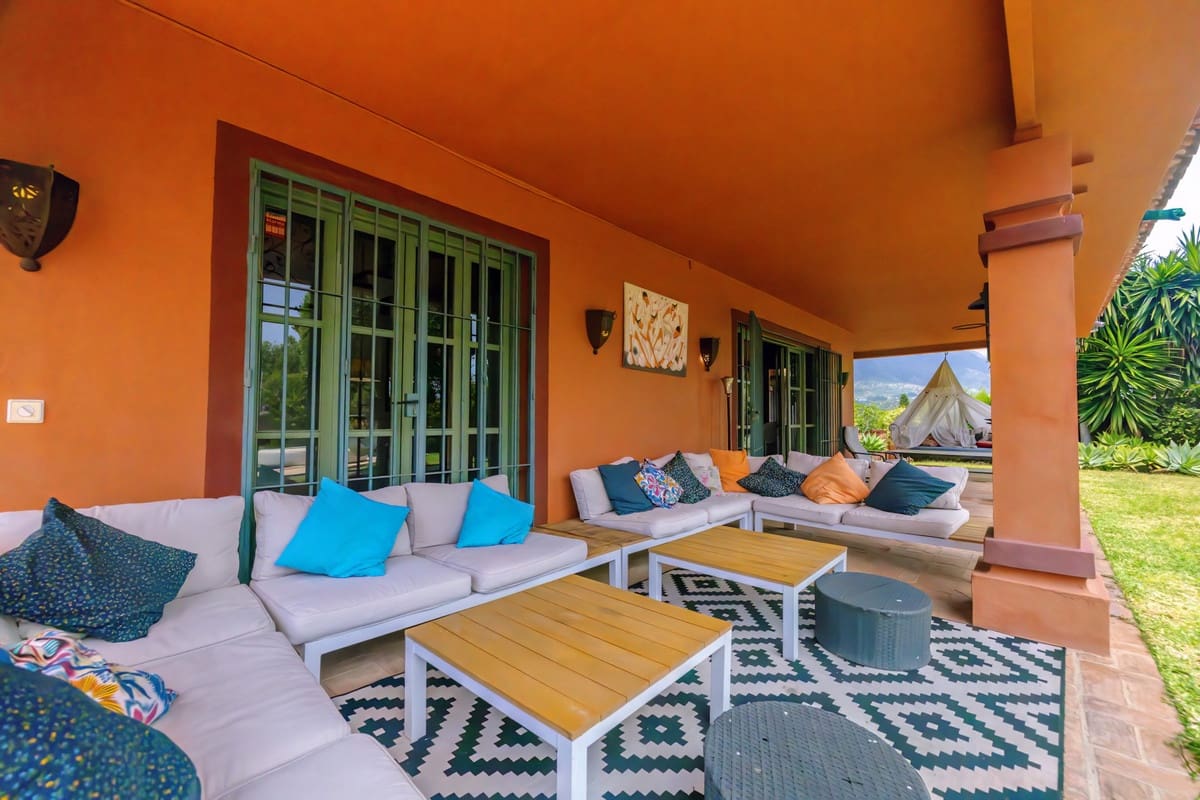 Chalet de 5 habitaciones en Nueva Andalucia en venta con piscina - 2.290.000 € (Ref: 9452828)