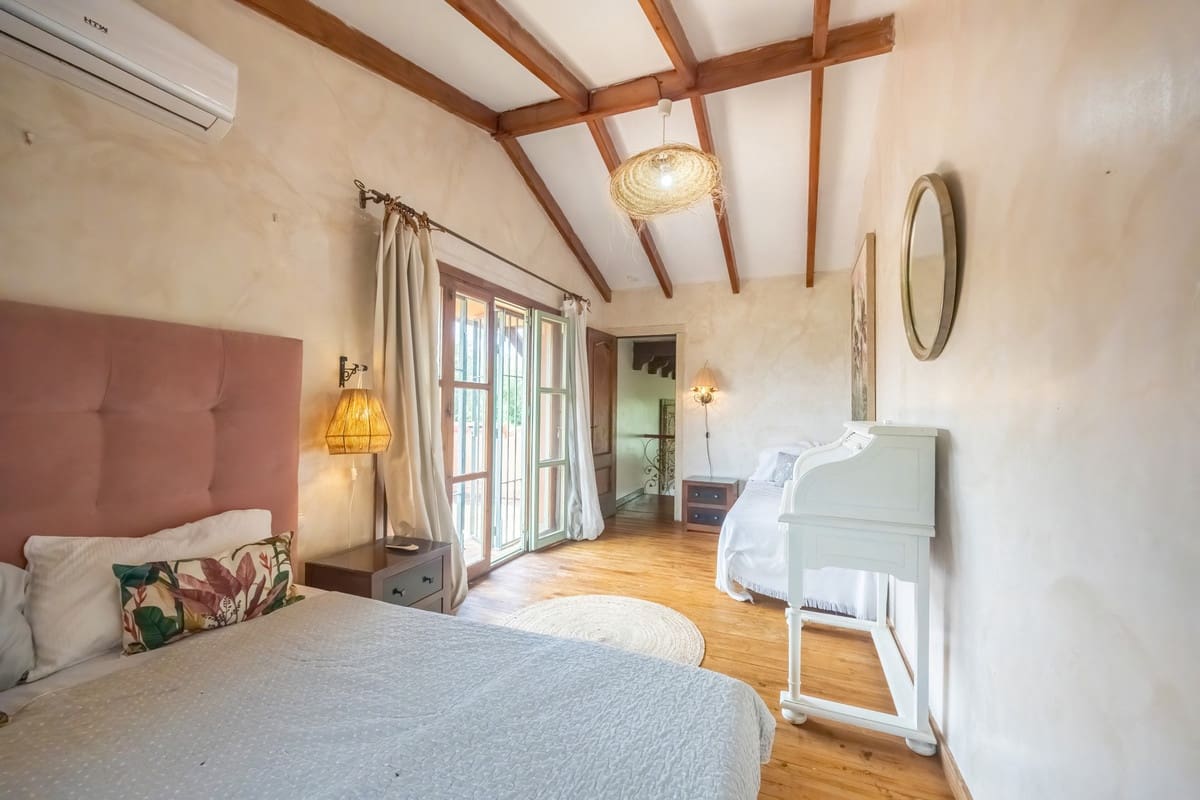 Chalet de 5 habitaciones en Nueva Andalucia en venta con piscina - 2.290.000 € (Ref: 9452828)