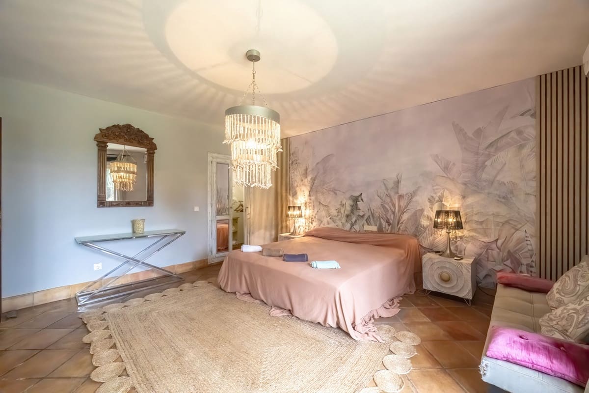 Chalet de 5 habitaciones en Nueva Andalucia en venta con piscina - 2.290.000 € (Ref: 9452828)