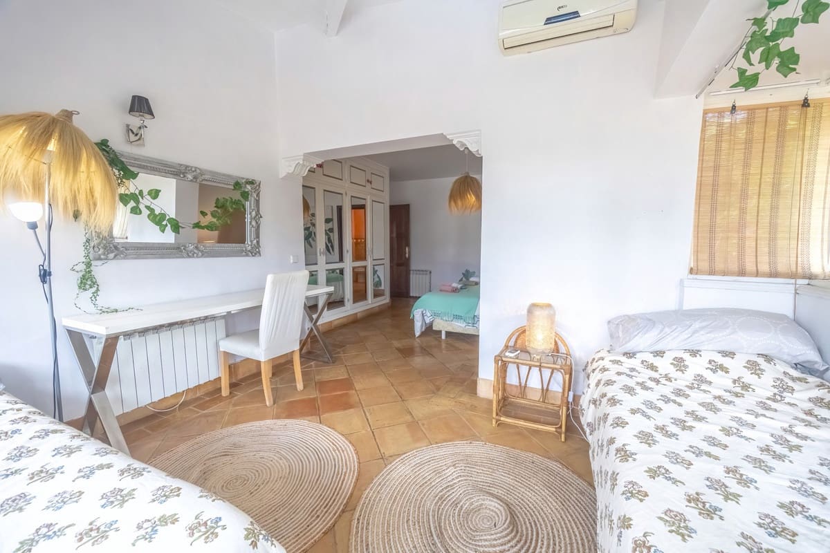 Chalet de 5 habitaciones en Nueva Andalucia en venta con piscina - 2.290.000 € (Ref: 9452828)