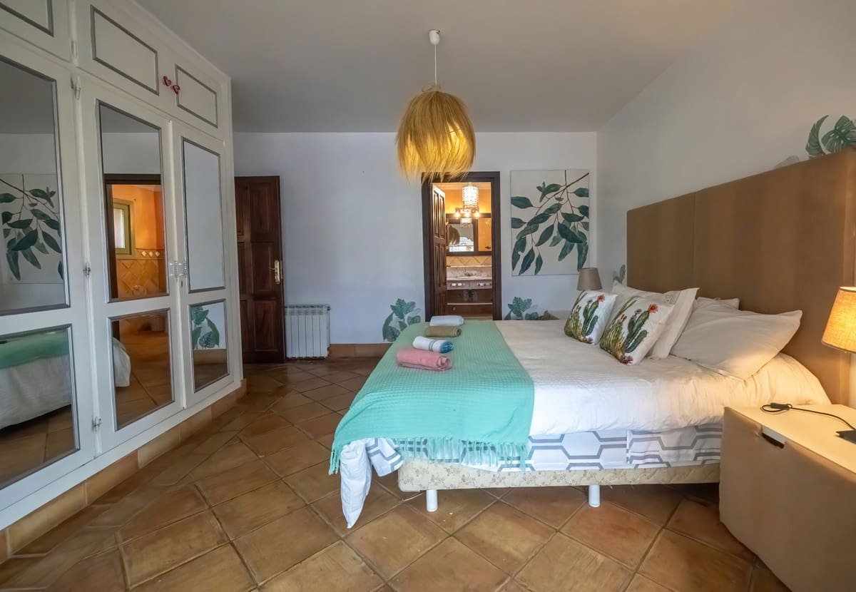 Chalet de 5 habitaciones en Nueva Andalucia en venta con piscina - 2.290.000 € (Ref: 9452828)