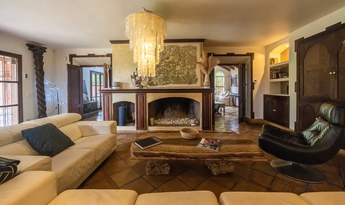 Chalet de 5 habitaciones en Nueva Andalucia en venta con piscina - 2.290.000 € (Ref: 9452828)