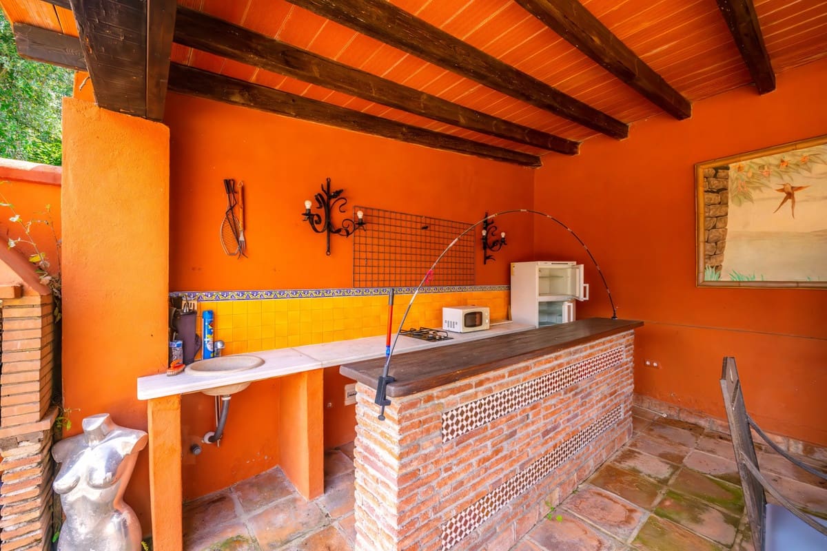 Chalet de 5 habitaciones en Nueva Andalucia en venta con piscina - 2.290.000 € (Ref: 9452828)